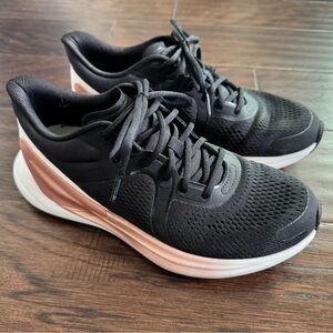 Women’s Lululemon Blissfeel Running Shoes, size 6.5